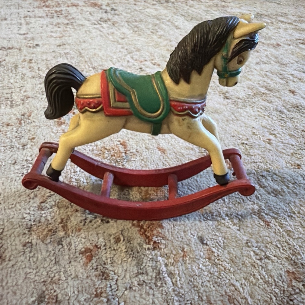 🎅🏽 ROCKING HORSE TOY FIGURE CHRISTMAS ORNAMENT